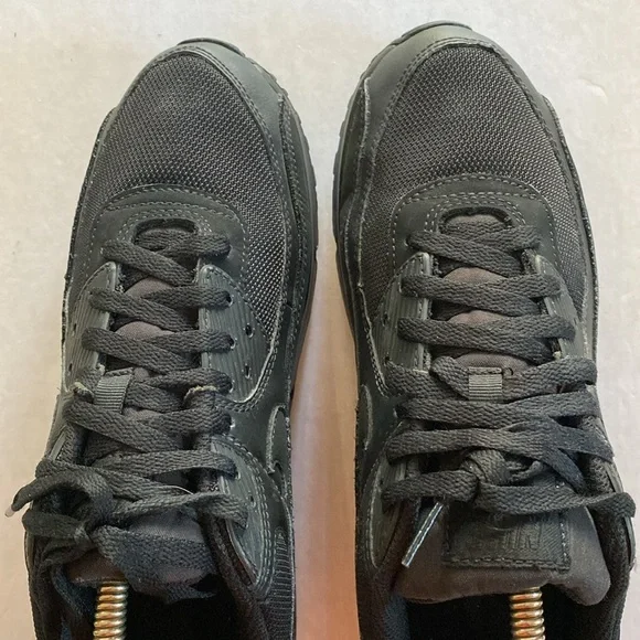 NIKE AIRMAX Men’s Triple Black Sneakers CN8490-003 Size 11.5 US - Picture 8 of 9